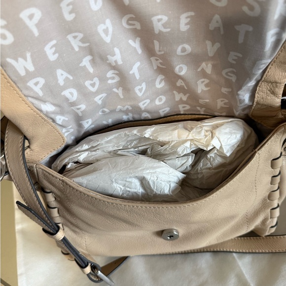 Elegant Tan Leather Shoulder Bag - Picture 12 of 17